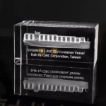 Chặn giấy hình hộp chữ nhật khắc hình 3D