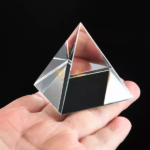 Chặn giấy pha lê 3D hình tam giác