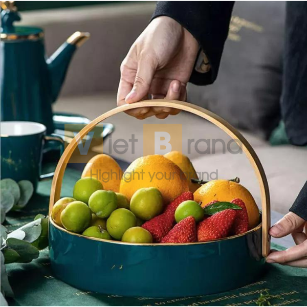 Khay phục vụ bằng gốm có tay cầm bằng gỗ