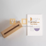 Thẻ lịch hàng tháng để bàn mini 2023 có giá đỡ bằng gỗ