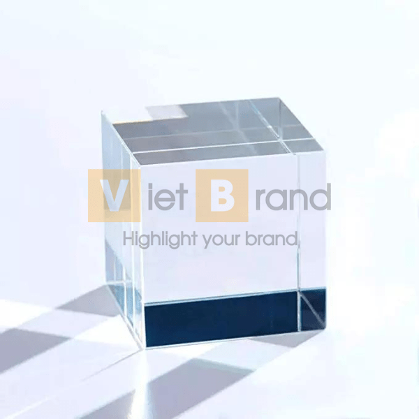 Cúp pha lê trong suốt chất liệu K9 Logo tùy chỉnh